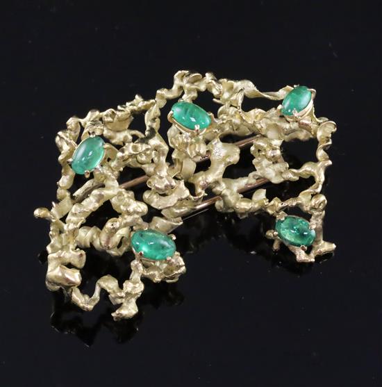 A 1960s/1970s French 18ct gold and cabochon emerald modernist brooch, 52mm.
